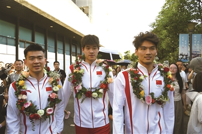 "跑男"来了!温州奥运健儿回母校